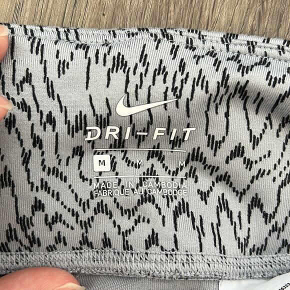 Nike Dri-Fit Grey/Black Mid Rise Cropped Leggings Drawstrings Pockets Size M - Picture 9 of 12